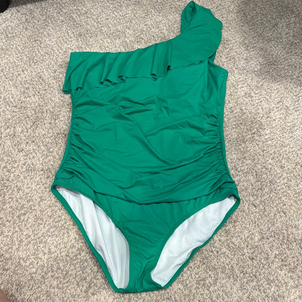 Green Ruffled One-Shoulder swimsuit